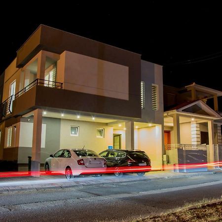 ゲヴゲリヤ Vila Manuelaアパートホテル エクステリア 写真