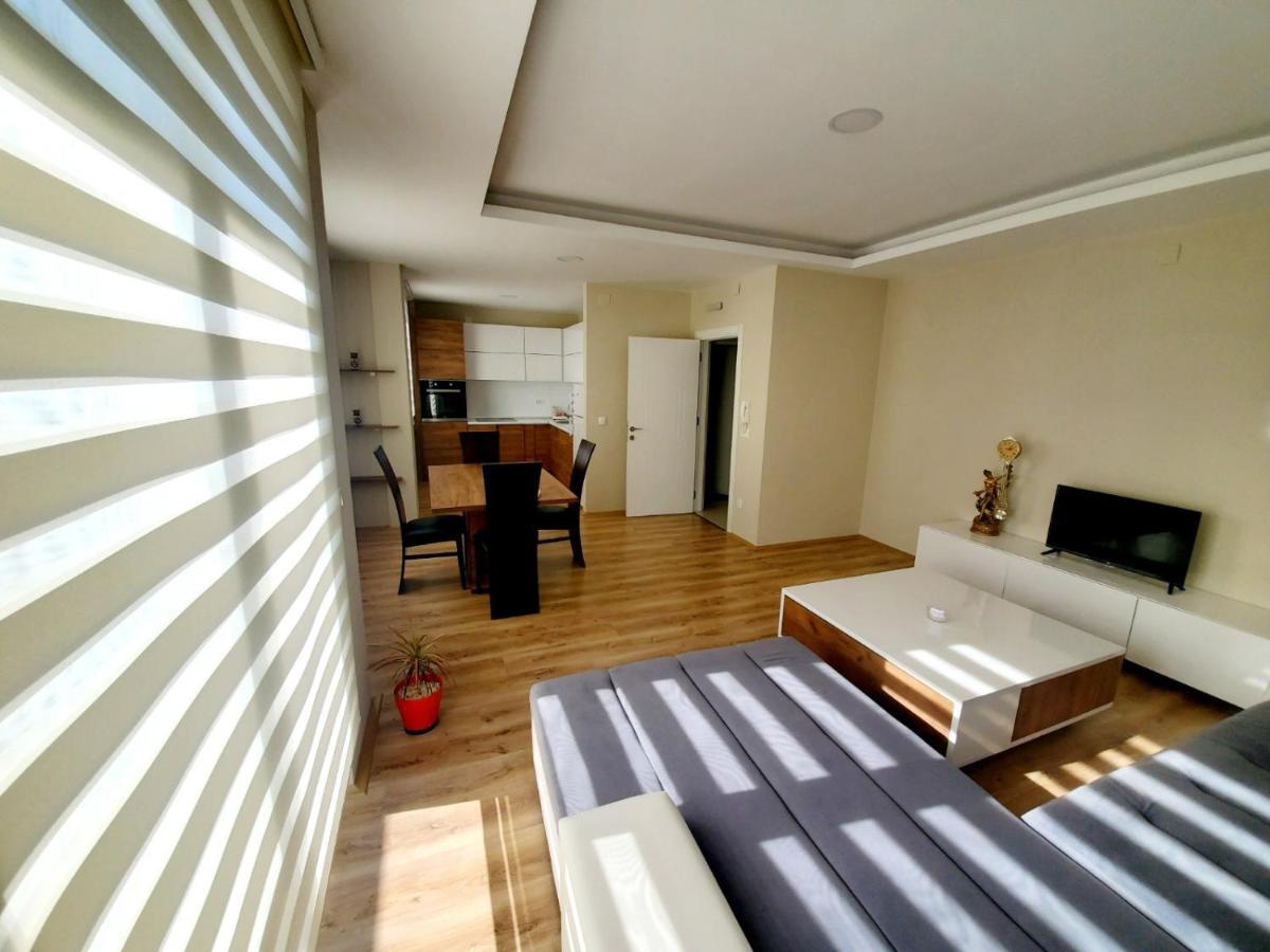 ゲヴゲリヤ Vila Manuelaアパートホテル エクステリア 写真